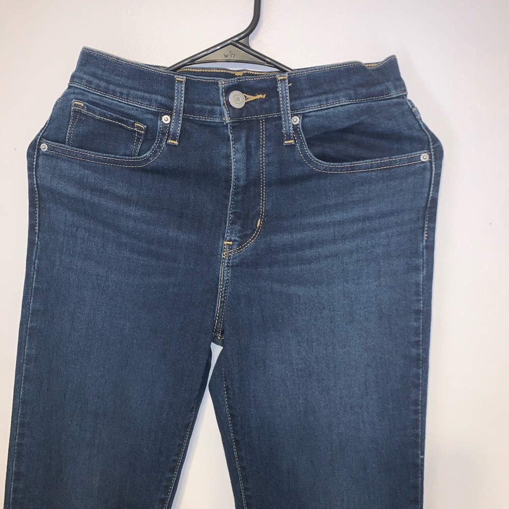 Never worn Levi jeans